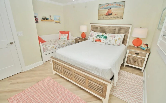 Sea Coast Gardens III 406