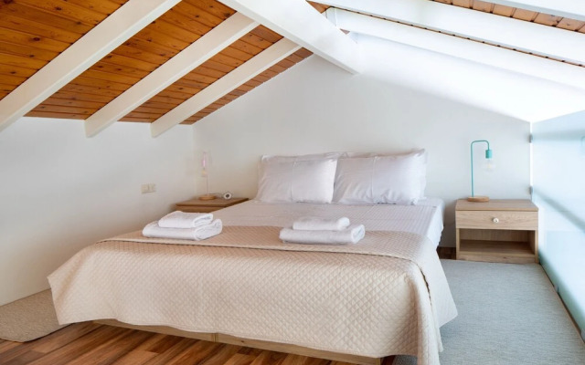 Villa Elihrisos-private Heated Pool Near the sea