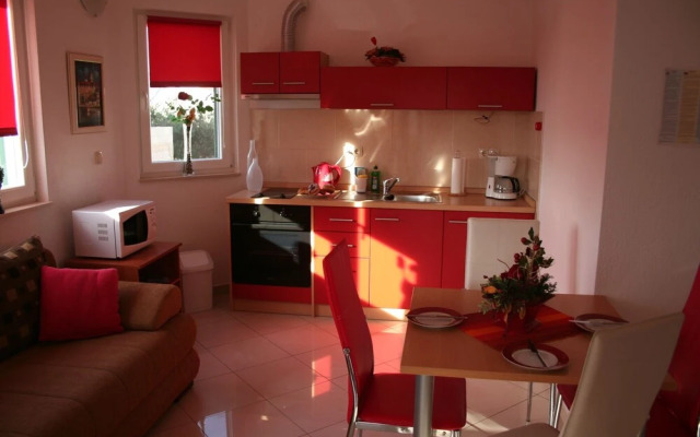 Central - 40m From the Beach - A1