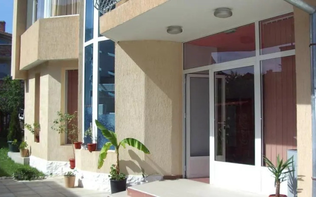 Vanessa Family Hotel