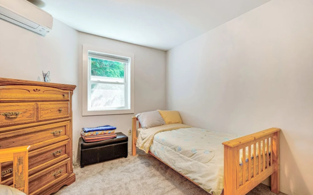 Wilmington Retreat Near Trails, Skiing & Festivals
