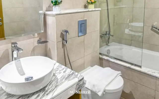2BR Near Downtown w Balcony Pool Canal Views