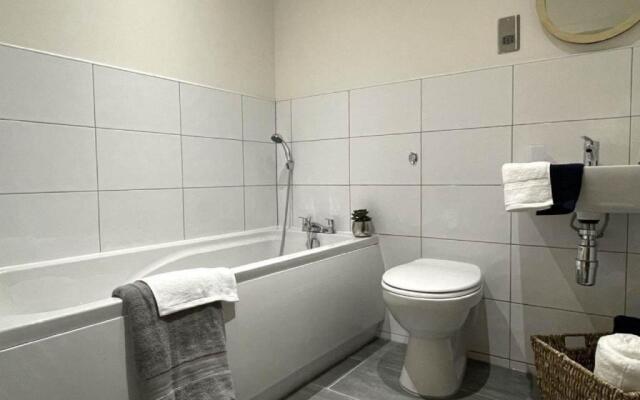 Luxury 4 Bedroom Apartment