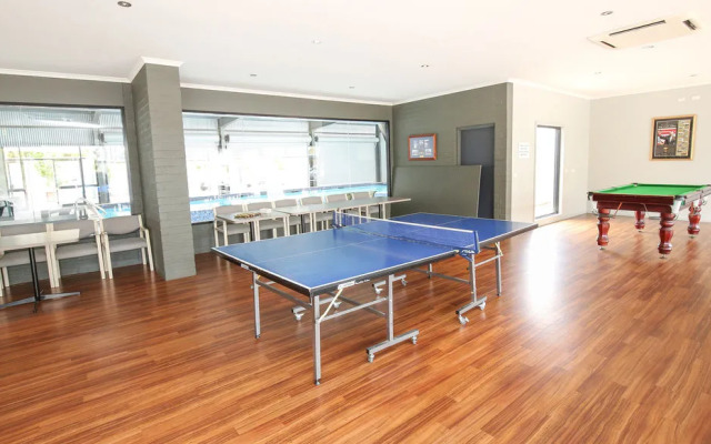 Aquarius Apartments and Cabins