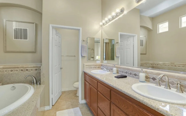 Golfing & Festival Lover's Paradise