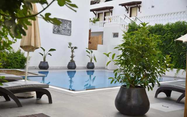 Manuela Hotel