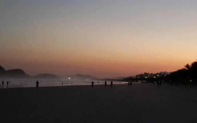 Flat e condomínio a 150m da praia - MOD 6