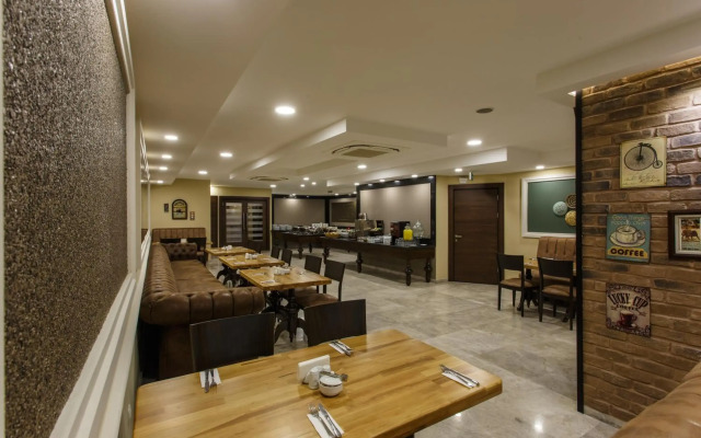 Hotel Antroyal