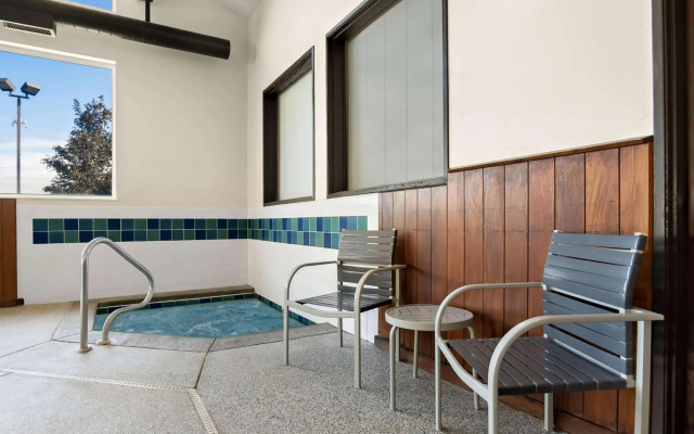 Best Western Sawtooth Inn & Suites
