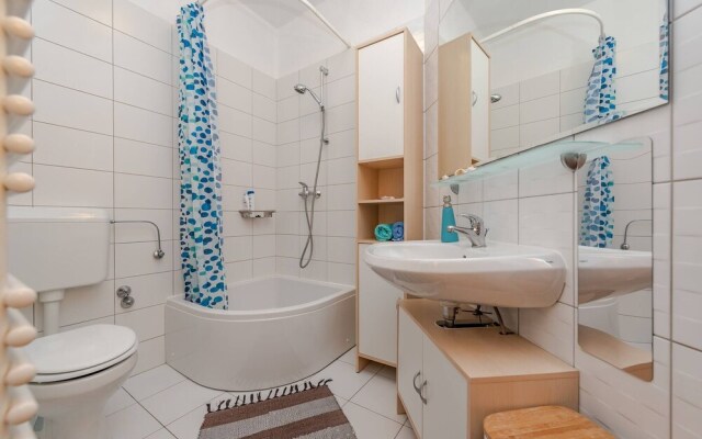 Romantic Oasis modern Apartment