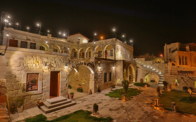 Acropolis Cave Suite