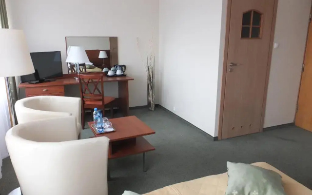Hotel Gromada Pila