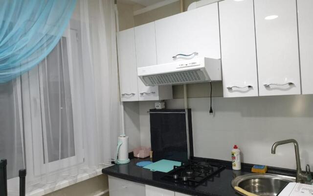 Apartment on Metallurgov 32
