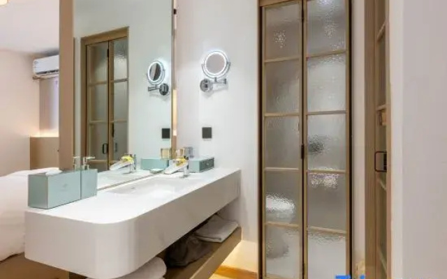 Mindlax Hotel