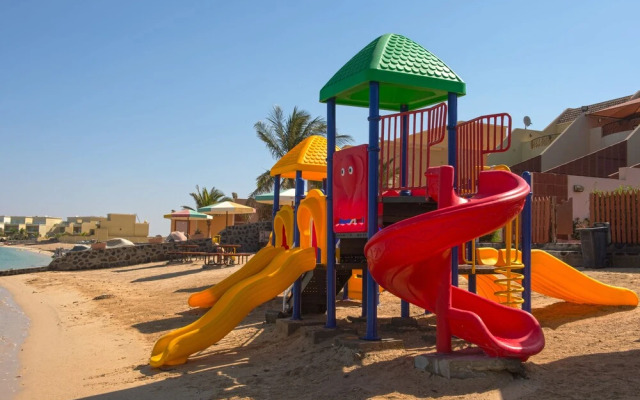 La Fontaine Rose Beach Resort
