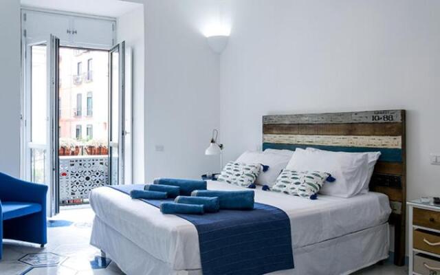 White House Civico 28