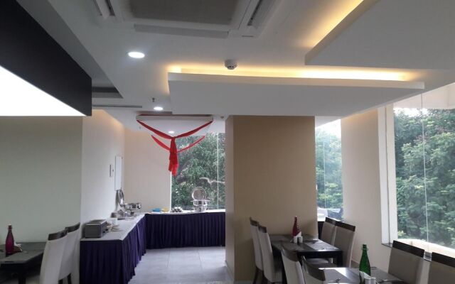Hotel Lance International