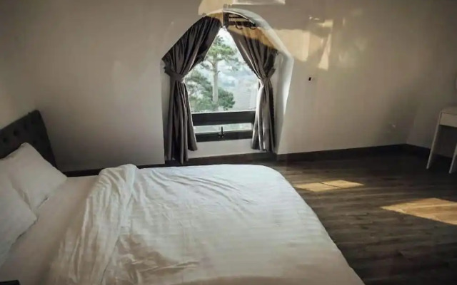 Minh Cương Hotel