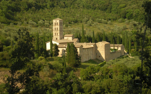 Abbazia San Pietro In Valle
