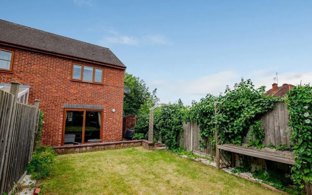 Host Stay Hales Orchard