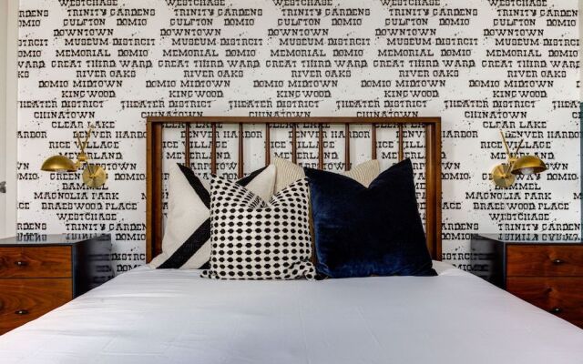 Domio Museum District Modern 2BR Pool/gym