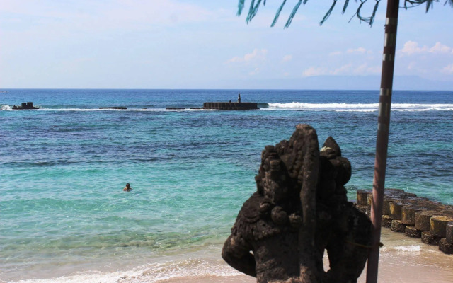 Anom Beach Hotel