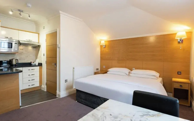 Teddington Lodge