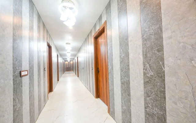 Fabhotel Royal'S Paradise