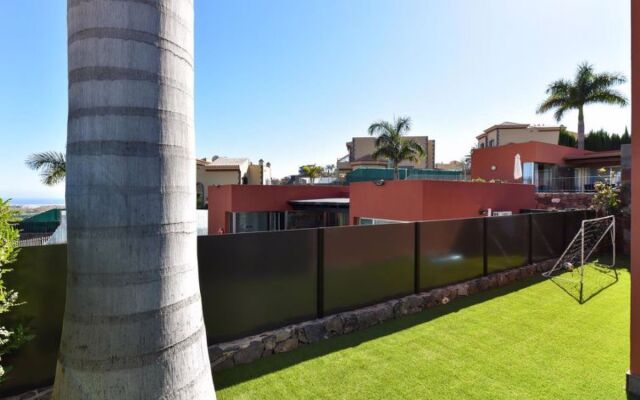 Par 4 Villa 19 with Pool Salobre