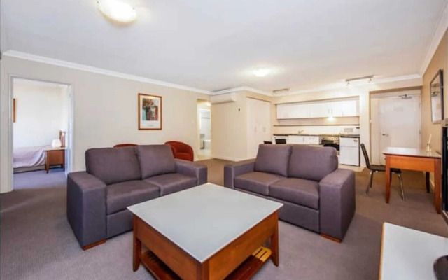 Conveniently Located 2 Bedroom Apartment In The CBD
