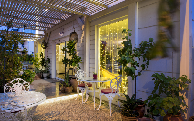 Nun Hotel Lara