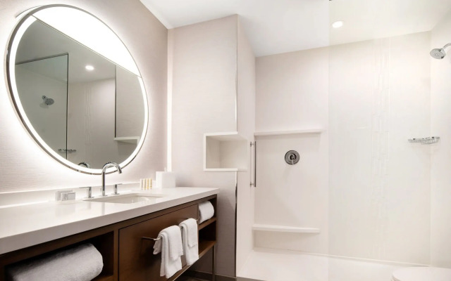 Courtyard by Marriott Fresno Clovis