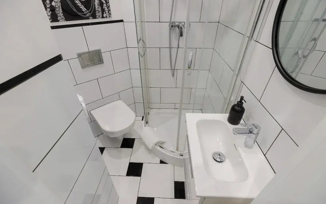UNIT Warszawa Centrum Room by Metro Rondo ONZ