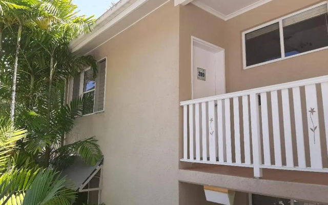 Palm Cove Tropic Apartments