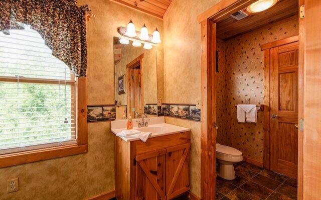Douglas Lake Hilltop Hideaway