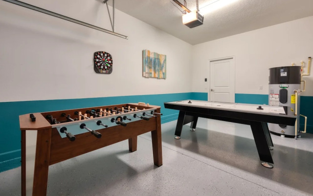 Stunning Home With Private Pool Near Disney