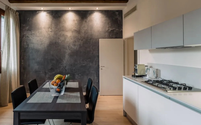 Charming Palace Corte Del Teatro