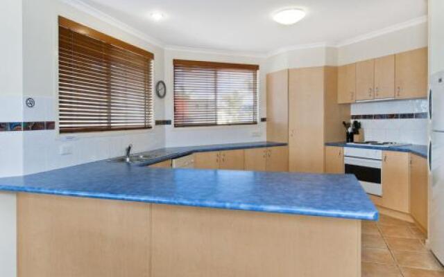 TOPVIEWS - 15Second Av BH