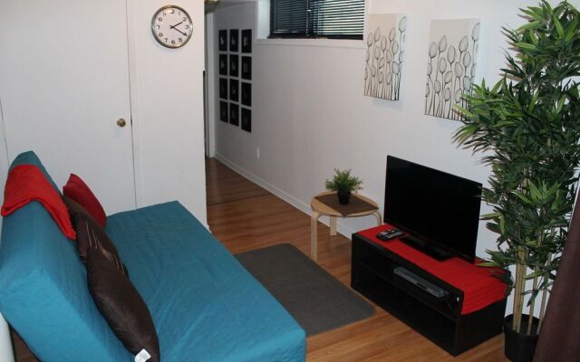 Adib Apartments - 224 Woodroffe Ave, Unit 4 (Basement)