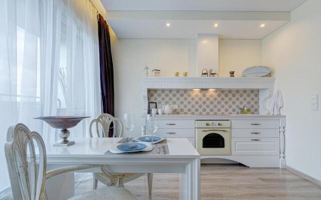 Bright apartment near Akropolis