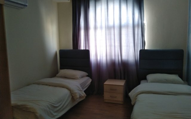 Neat Two Bedroom Apartment Close City