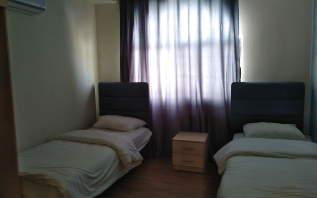 Neat Two Bedroom Apartment Close City