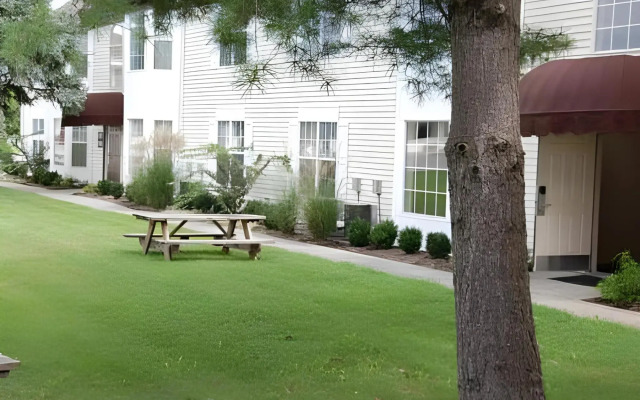 Ambassador Inn And Suites