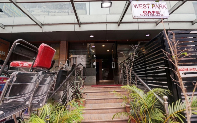 Oyo 872 West Park Hotel