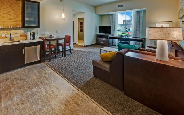 Residence Inn by Marriott Kansas City Downtown/ Convention