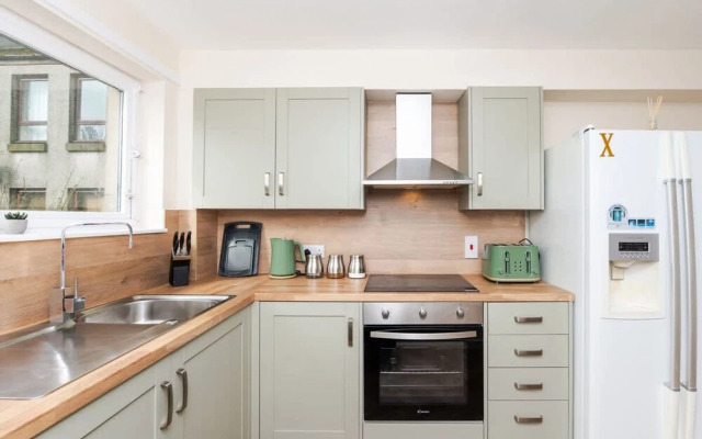 1 Bed-ground Floor-free Parking