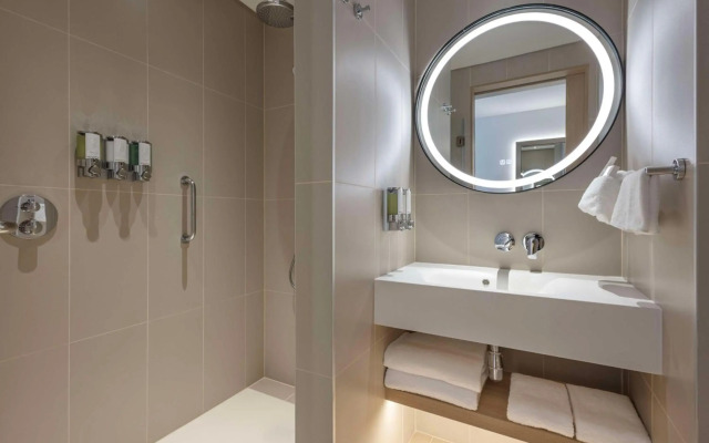 Hampton By Hilton Kuwait Salmiya