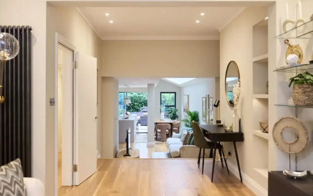 The Latimer Wonder - Stunning 5bdr House With Garden