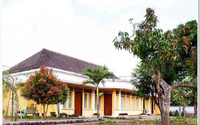 Oyo 90481 Vanda Guest House Batu