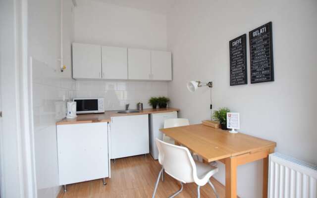 Budget Apartment by Hi5 - József Attila 10.